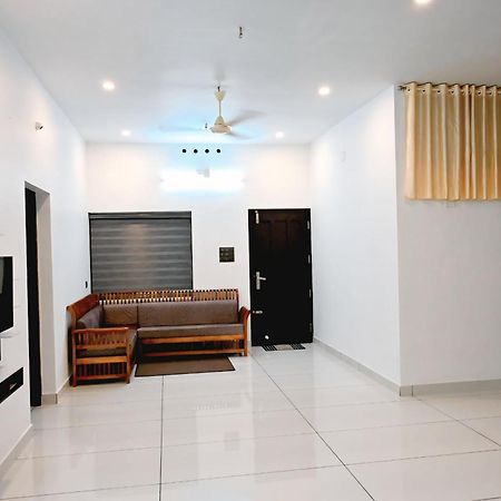 Elamkulam Penthouse - 3Bhk Ac With Kitchen - Kochi Apartment Chottanikara Exterior foto