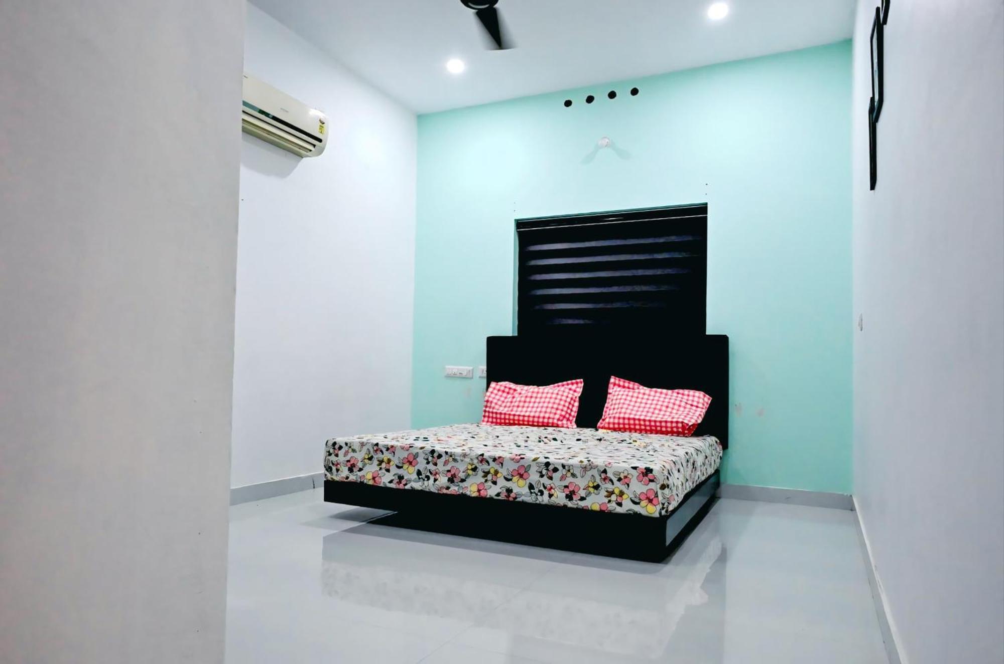 Elamkulam Penthouse - 3Bhk Ac With Kitchen - Kochi Apartment Chottanikara Exterior foto