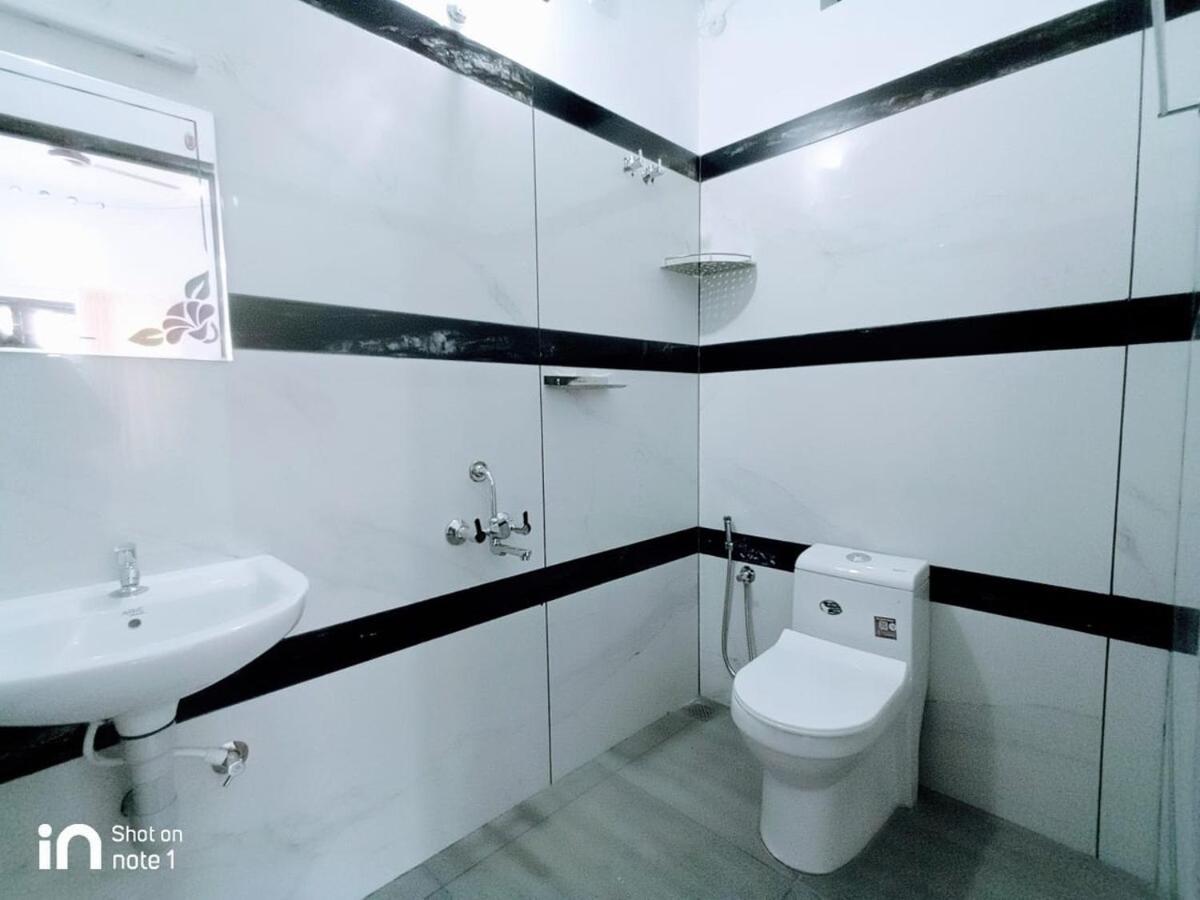 Elamkulam Penthouse - 3Bhk Ac With Kitchen - Kochi Apartment Chottanikara Exterior foto