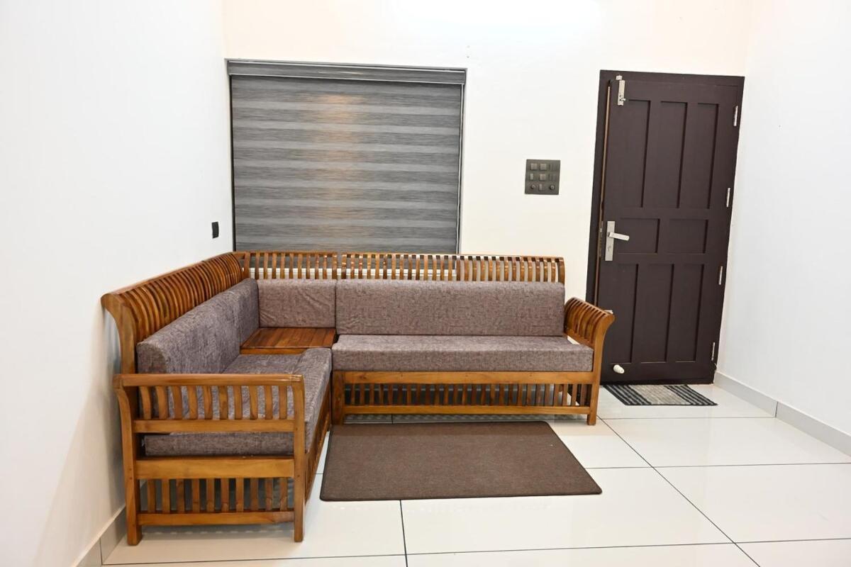 Elamkulam Penthouse - 3Bhk Ac With Kitchen - Kochi Apartment Chottanikara Exterior foto